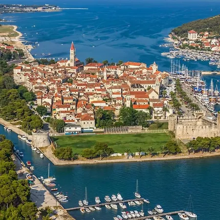 In With Seaview, Air Condition, Wifi, Washing Machine Trogir