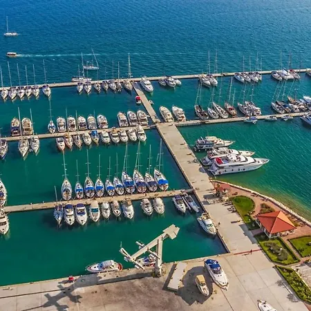 Guest house In With Seaview, Air Condition, Wifi, Washing Machine Trogir